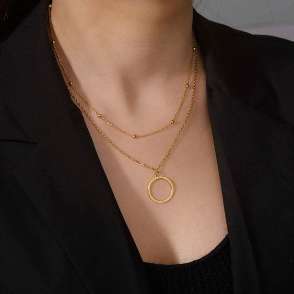 Collar colgante de círculo hueco de cadena doble para mujeres Color de oro popular Collares de acero inoxidable simples joyas