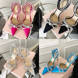 Double Bow Pompes Chaussures Sandales Femmes Robe À Talons Chaussure Cristal Agrémenté Strass Talons Aiguilles Designers De Luxe Sangle De Cheville Mach Usine Chaussures