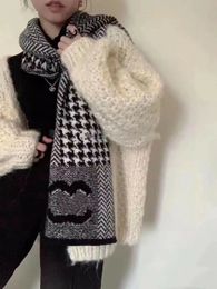 Dubbelzijdige kasjmier sjaals Originele standaardontwerper Dames kasjmier sjaal Sjaals heren Zachte omslagdoeken met herfstwintersjaals Frankrijk Luxe halsdoek Zwart