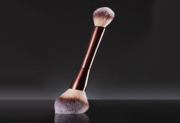 Brosses de maquillage à tête à double tête en poudre Lightlighter Brush Powder Foundation Foundation Flame Flame HighLighter Cosmetic Brush Tools 2011087781