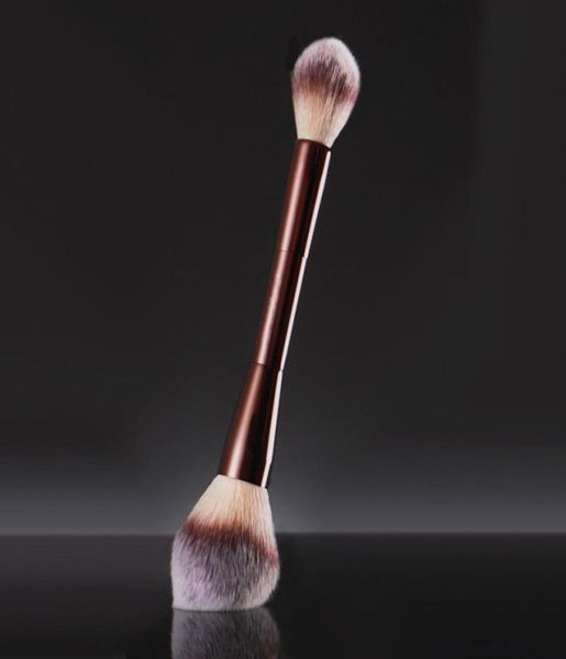 Brosses de maquillage à tête à double tête en poudre Lightlighter Brush Powder Foundation Foundation Flame Flame Cosmetic Cosmetic Brush Tools 2017520043