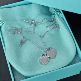 Colliers d'amour à double coeur pour les femmes filles de luxe marque classique diamant charmant coeurs pendant chaîne courte couloir goth goth collier de joaille