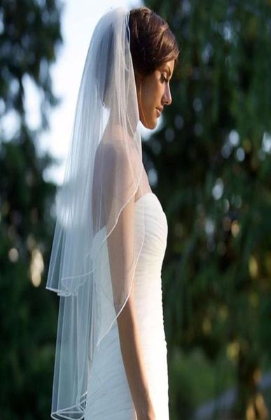 Voile de mariée double couche pour femme, longueur irrégulière, 2 niveaux, couleur unie, drapé plissé, tulle doux, voile de mariée court avec peigne7219822
