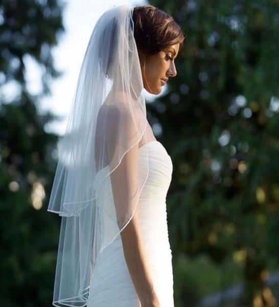Voile de mariée double couche pour femmes, longueur irrégulière, 2 niveaux, couleur unie, drapé plissé, tulle doux, voile de mariée court avec peigne9018200