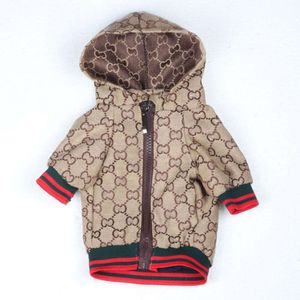 Chaqueta de mascotas con capucha de doble capa