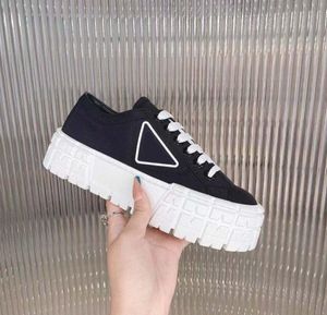 Double Whee Designer Vrouwen Nylon Casual Schoenen Gabardine Klassieke Canvas Sneakers Merk Wheel Lady Stylist Trainers Mode Platform Effen Verhoog maat 35-40