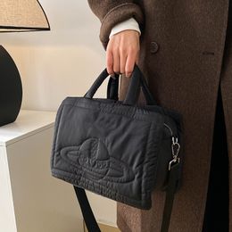 Donzen tas voor dames lente High-end textuurborduurwerk Grote capaciteit bakken schouderhandtas