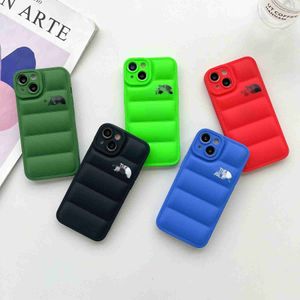 Cas de cellules en bas des vestes Couples Puffer Phone Case pour iPhone 15Promax 15pro 15 14Promax 14pro 14 13pro 13 12 11 Pro Max Back Cover Q231130 Q2310