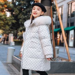 Down Coat 2023 Mode nouvelle veste en duvet pour enfants. Vêtements d'hiver chauds et épais pour les filles avec une capuche Manteau en duvet de canard imperméable rose pour filles HKD230725