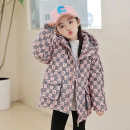 Manteau en duvet pour filles coréennes, veste d'hiver à carreaux, à capuche, petits vêtements d'extérieur, tenue Parka pour enfants de 28 ans, 2023, 231026