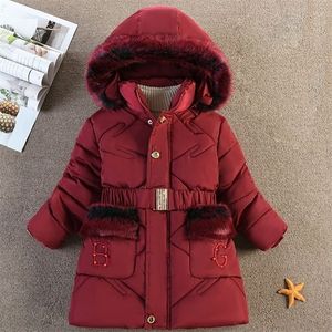 Abrigo de plumón 4 5 6 8 10 años Chaquetas de invierno para niñas Mantener abrigado Cuello de piel de moda Abrigo de princesa Cremallera con capucha Ropa exterior a prueba de viento Ropa para niños 221007