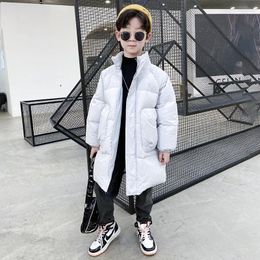 Veste d'enfants du manteau vers le bas 2024 Vêtements d'hiver garçon coréen Loose Long Long White Duck Zhong da Tong