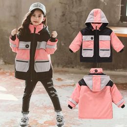 Down Coat Girls Raincoat Jacket Gevoted 2024 Style Parka Korean-stijl kinderkleding Western Bushaked Dikke herfst herfst