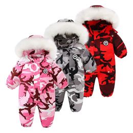 Manteau d'hiver -30 degrés enfants Snowsuit Camouflage épais à capuche combinaison imperméable col de fourrure chaud enfants Onesie vers le bas barboteuse 231010