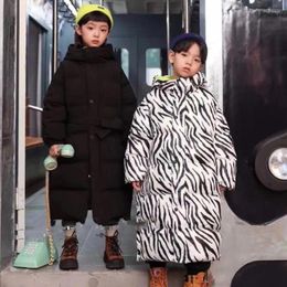 Abrigo invernal de invierno niños moda coreana sobre la rodilla gruesa más cálida tibia de chaquetas de parka a prueba de viento para niña y3713