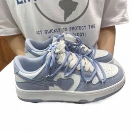 Dr Shoes Y2K Zapatillas de deporte de lujo Heart Fi Mujeres Casuals Estilo de baloncesto Zapatillas de deporte Pareja Tendencia Laceup Blanco Azul Zapatos Deporte 230516 O1rr #