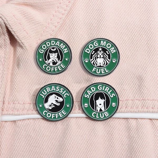 Dinosaur Coffee ENAMEL PIN DOG MOM MOM Fuel Sad Girls Club Round Broches Badge Badge Badge Gifts pour amis