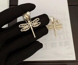Pendientes de perlas de libélulas para mujeres chicas de lujo de lujo 18 km chapado en oro de 18k lindo chandelier de chandel de cristal de diamantes de imitación regalos de joyería gratis