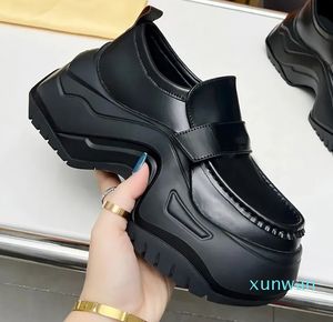 Boîte à tiroirs Homme Femme Plate-forme Mocassins Chunky Chaussures Designer Robe Chaussure Noir Triple S Mocassins Bas surdimensionné Sneaker Oxfords Caoutchouc en forme de vague