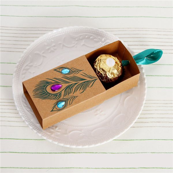Conception de tiroir Boîtes à bonbons en plumes de paon Coffrets cadeaux Mariage Enfants Faveurs d'anniversaire Faux Strass Papier Kraft Coffrets cadeaux