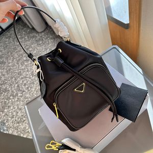 Bolso con cordón Cuero Nylon Lona Bolso de cubo Bolsos de diseñadores Modas negras Bolsos cruzados Bolso famoso Bolso de diamantes de moda para mujeres