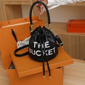 Sac seau à cordon pour femmes Nouveau sac à bandoulière Sac à main de luxe et sac à main Designer Sac à bandoulière High Satchel 75% Outlet pas cher en gros