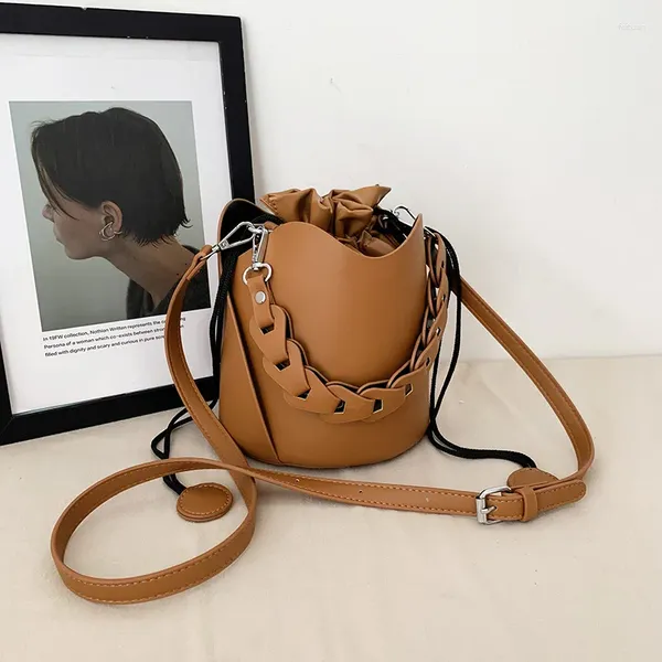 Bolso tipo cubo de PU con diseño francés con cordón para mujer, bolso de hombro tipo bandolera Retro versátil a la moda para otoño e invierno