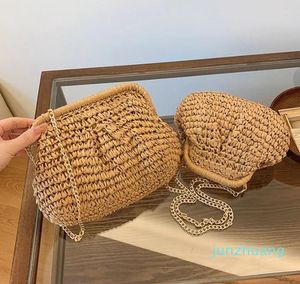 Drawstring trendy straw clip klauwen handtas en portemonnees bakken schouder crossbody tas voor dames zomer strand messenger tassen