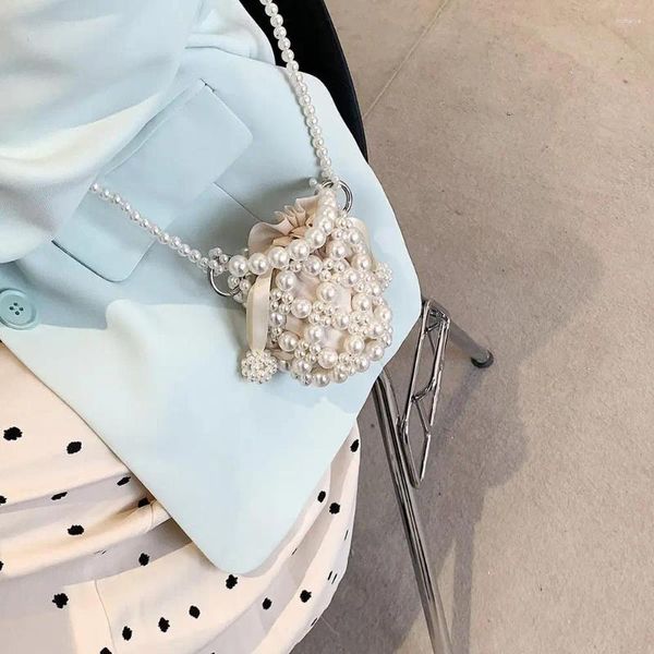 Bolsa de hombro perla para mujeres con cordón