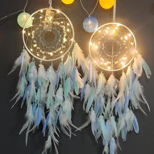 Attrape-rêves avec lumières à la main tenture murale décor ornements artisanat pour filles chambre voiture attrape-rêves colorés en plumes