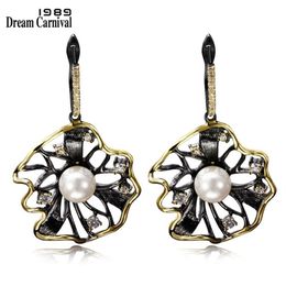 DreamCarnival 1989 Lotus Flower Oorbellen Hollow Gemaakt Pearl CZ Zwart Goud Kleur Hip Hop Pendientes tipo gota Partijen Jewelries 2300s