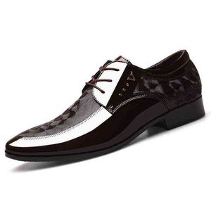 Dres chaussure chaussure italienne pour hommes robe de chambre chaussures à talons hauts concepteur laque noir blanc orteil vêtements classique homme 220723
