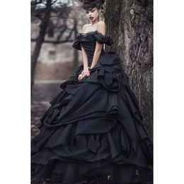 Robe noire vintage gothique de mariage.