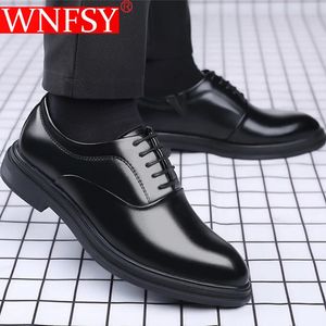 Vestido cómodo Wnfsy Men's 630 Cuero transpirable Black Bottom Man Business Formal Wear Formal Wedding Zapatos Zapatos Hombre 231208 916