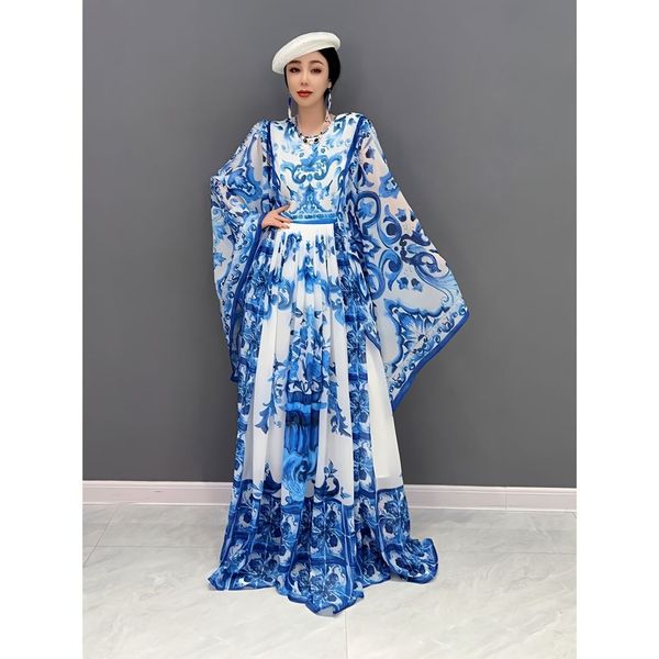 Robe Robe trapèze de vacances 2023 Automne Nouvelle robe à manches longues en mousseline de soie imprimée Style chinois Robe de vadrouille en porcelaine bleue et blanche confortable pour les femmes