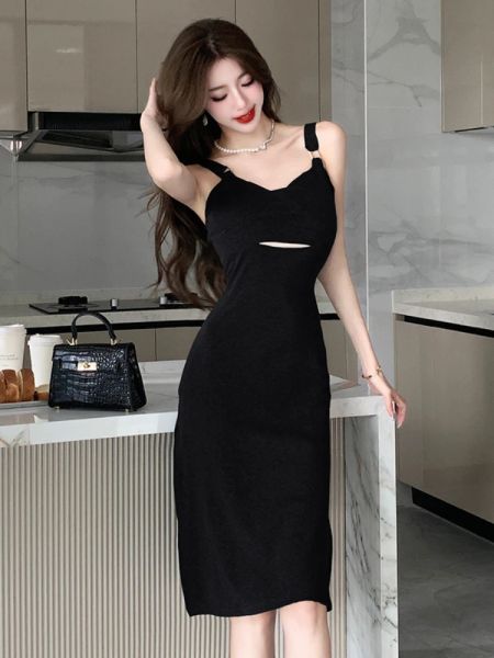 Robe Mode coréenne Sexy Slip Robes longues pour femmes Doux Été Couleur unie Sans manches Robe à col en V 2023 Nouvelle robe de fête d'anniversaire