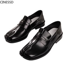 Zapato de vestir Punta abierta Tabi Mocasines de cuero de vaca real Estilo británico Marca de lujo Bombas Ninja genuinas 3 cm Tacón Mujer Hombre 230320