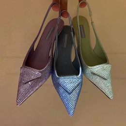 Geklede schoen dames omgekeerde driehoek puntige hakken ontwerpers kat hak luxe sandalen naaldhak slipper elegante trouwschoenen