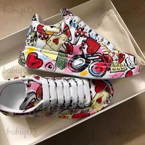 Chaussures habillées 2021 Printemps Automne Nouvelles baskets épaisses pour femmes Mode Plate-forme souple Graffiti Chaussures décontractées Classiques Filles Streetwear Baskets T231117