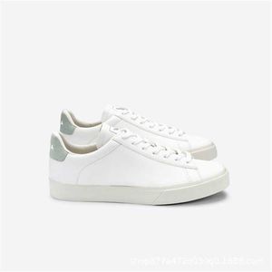Chaussures habillées 2022 chaussures blanches françaises en cuir loisirs pour femmes à lacets chaussures de planche à fond plat