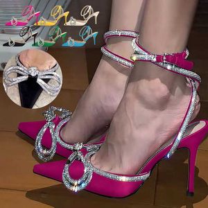 Chaussures habillées 2022 Nouveau Strass Papillon-noeud Sandales Huit Talons Pompe Sandales Femmes Cristal Fée Vent Rose Noeud Papillon Avec Diamant Talons Hauts G230203