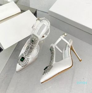 Dress Shoes 2022 lente en zomer Europese Amerikaanse dames hoge hakken puntige teen kristallen decoratieve sandalen 05