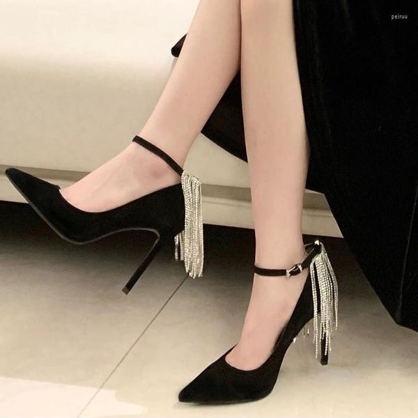 Zapatos de vestir 2023, zapatos de tacón con temperamento negro para mujer, zapatos de tacón alto con borlas de diamantes de imitación brillantes, zapatos sexis con punta estrecha y hebilla de tacón fino, zapato individual