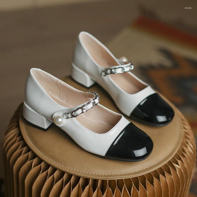 Модельные туфли 2023, брендовые разноцветные женские туфли Мэри Джейн на высоком каблуке с цепочкой и пряжкой, женские офисные туфли-лодочки Traf на низком каблуке Tacones Mujer