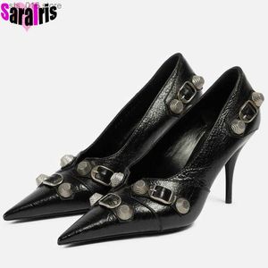 Chaussures habillées 2023 tout nouveau Design grande taille 47 femmes pompes à talons hauts en métal bureau dames chaussures pour femme bout pointu pompes robe de printemps T230828