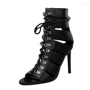 Robe chaussures 2023 mode noir sandales d'été à lacets croisés croisés peep toe haut talon bride à la cheville surface nette évider femmes