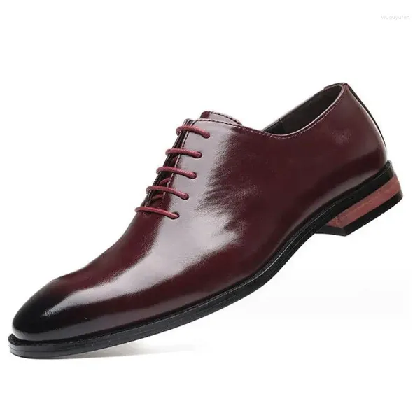 Zapatos de vestir 2023 Fiesta de los hombres Vino Rojo Casual Formal Negocio Cuero Boda Banquete italiano