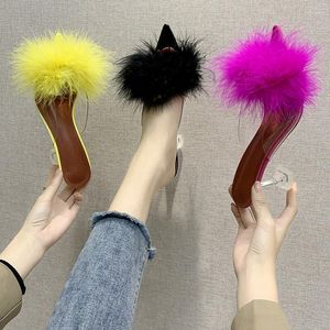 Dress Shoes 2023 PVC vrouw veer transparante hoge hakken bontpompen slippers dames piepen teen muilezels dame slides wit