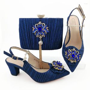 Dress Shoes 2023 Royal Blue Color Women Wedding met bijpassende tassen Bruid High Heel Platform Ladies Shoe and Bag Set