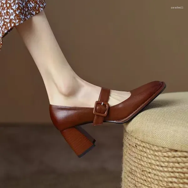 Robe chaussures 2023 coupe peu profonde talons hauts en cuir souple une pièce sangle rétro épais